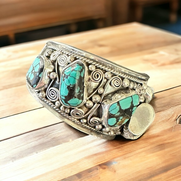 Native American Solid Sterling Bear Claw & Godber Turquoise Cuff -Signed - Picture 4 of 14